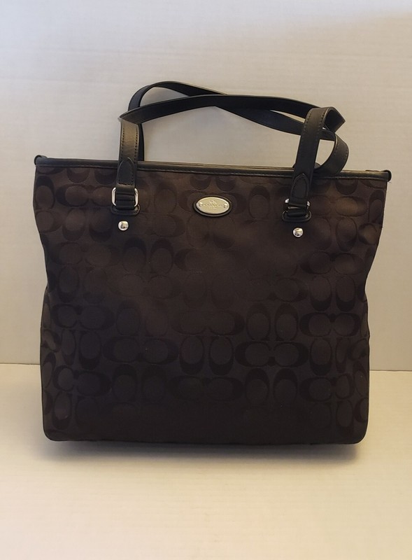 Coach Zip Top Tote in Signature Silver/Black Smoke: Style F36375 ㅇ